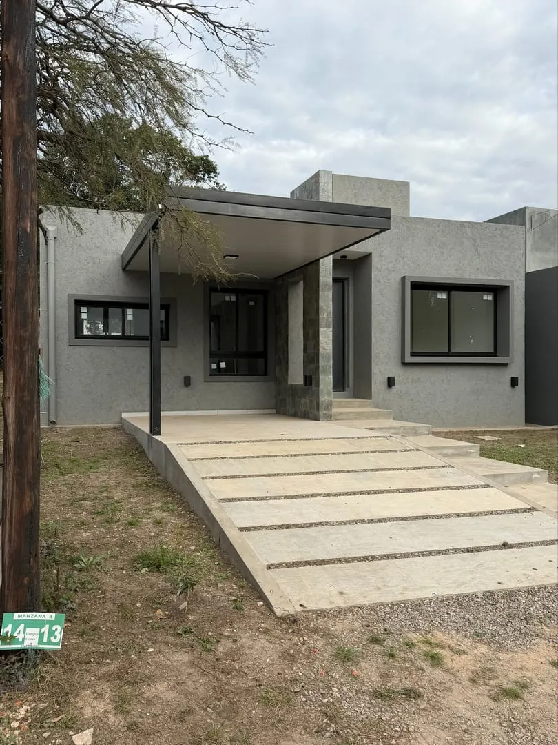 Se vende hermosa casa a estrenar en Villa Catalina - 2 dorm 2 baños