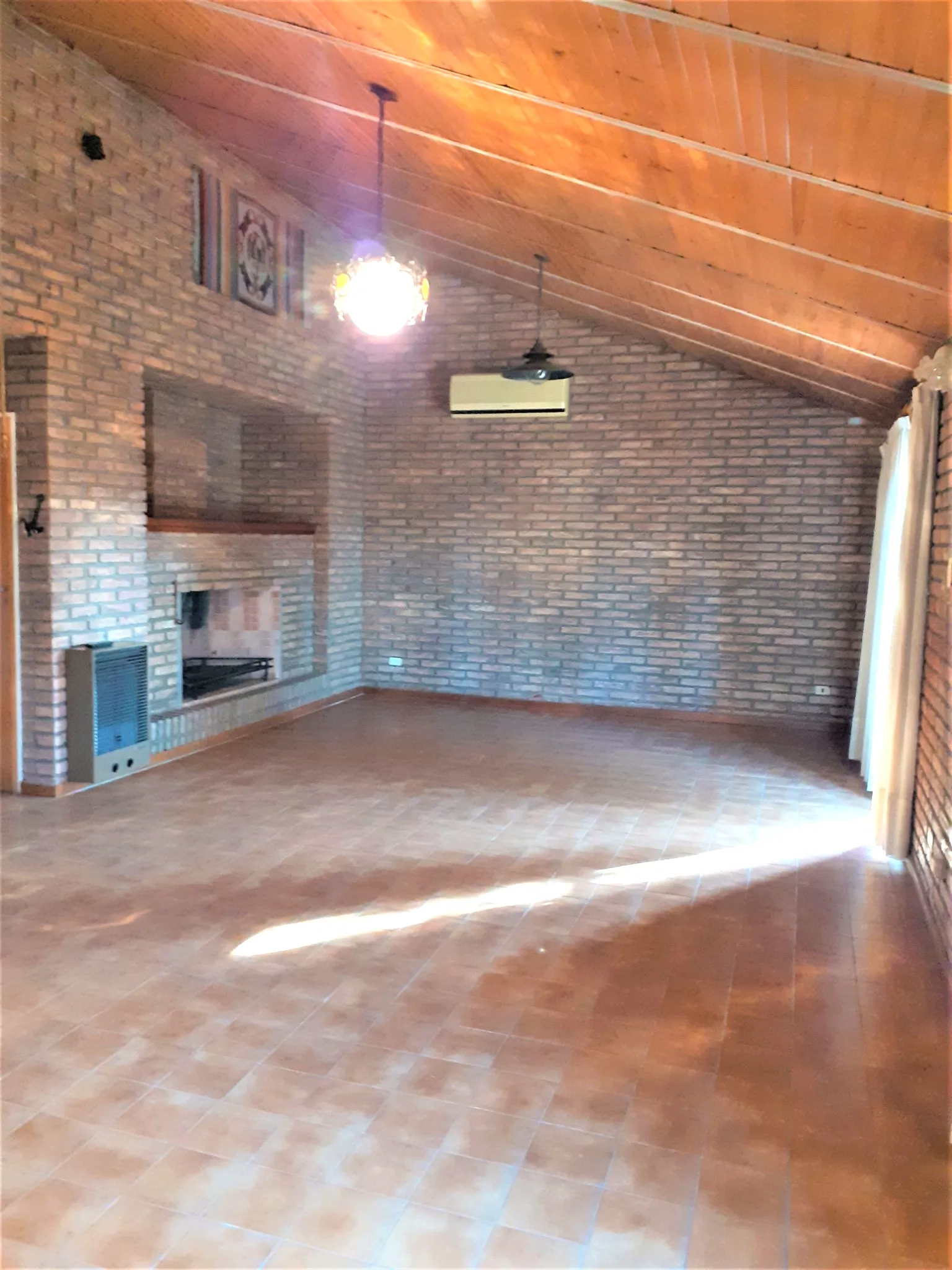 CASA 4 DORMITORIOS BARRIO TABLADA PARK