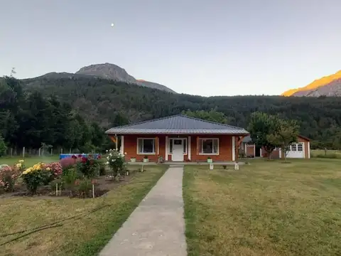 Casa en Venta en El Hoyo, Cushamen