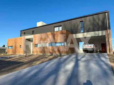 Casa en Venta en Plottier, Confluencia