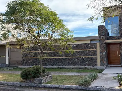 Casa en Venta en Coronel Dorrego, Guaymallén