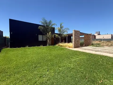 Casa en Venta en Mayor Drummond, Lujan de Cuyo