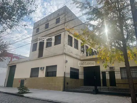 Galpón en Venta en Mataderos, CABA