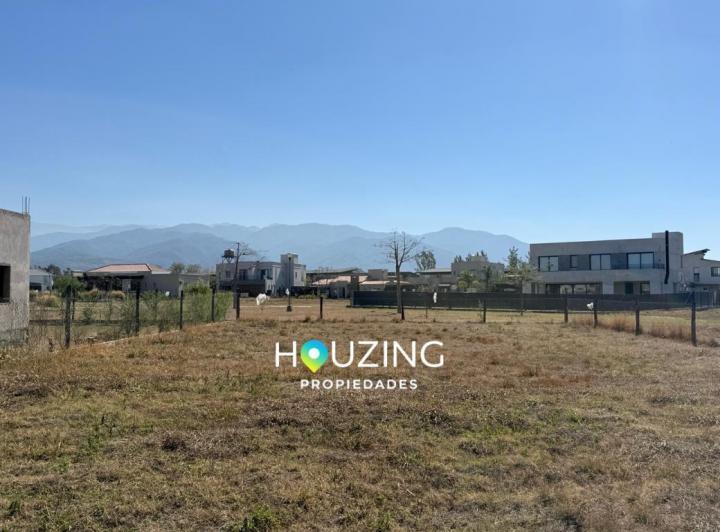 Terreno · 715m²