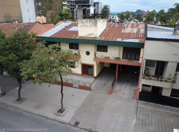 Casa · 1038m² · 18 Ambientes · 4 Cocheras