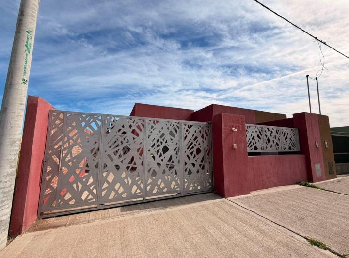 Casa · 90m² · 3 Ambientes · 1 Cochera