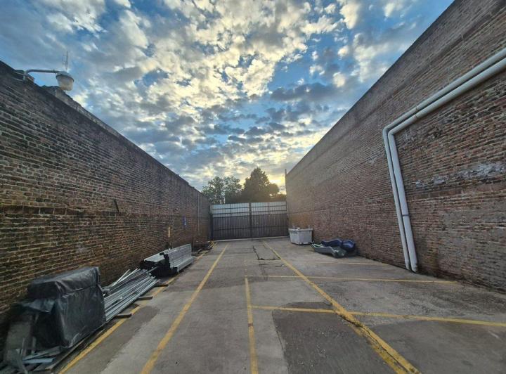 Bodega-Galpón · 717m²