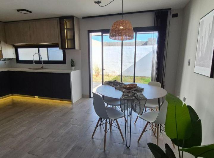 Casa · 90m² · 1 Ambiente · 1 Cochera