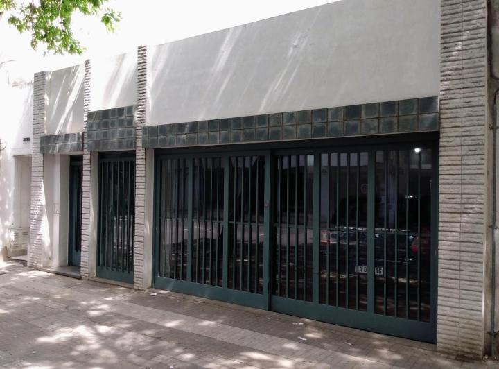 Casa · 165m² · 5 Ambientes · 2 Cocheras