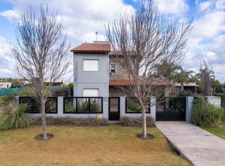 Casa · 636m² · 3 Dormitorios · 1 Cochera