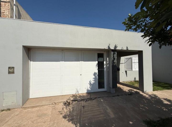 Casa · 187m² · 7 Ambientes · 1 Cochera