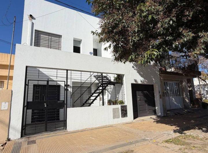 Casa · 97m² · 3 Ambientes · 1 Cochera