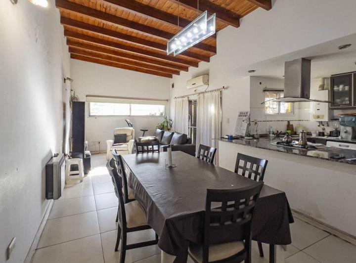 Casa · 215m² · 3 Ambientes