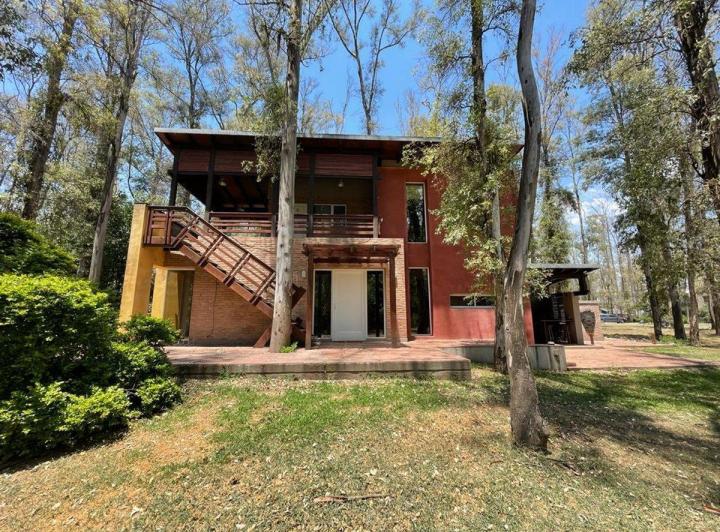 Casa · 150m² · 6 Ambientes · 1 Cochera