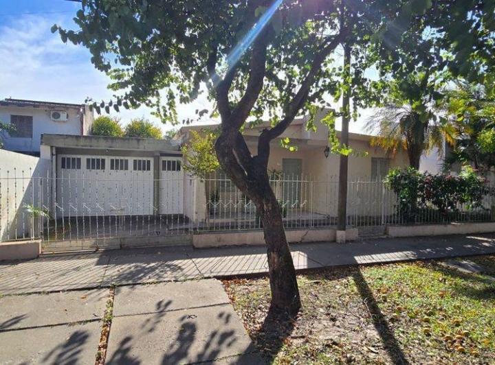 Casa · 190m² · 6 Ambientes · 1 Cochera