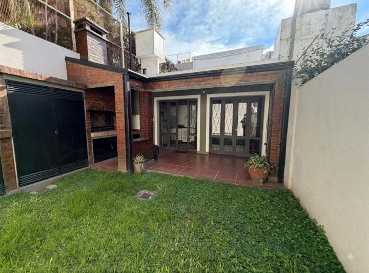 Casa · 184m² · 7 Ambientes · 1 Cochera