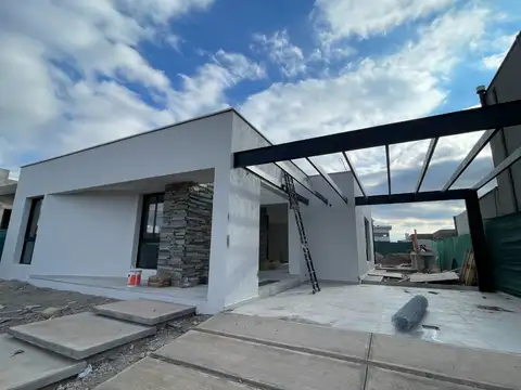 Casa en Venta en Mayor Drummond, Lujan de Cuyo