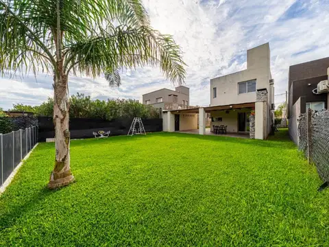 Casa en Venta en Roldan, San Lorenzo