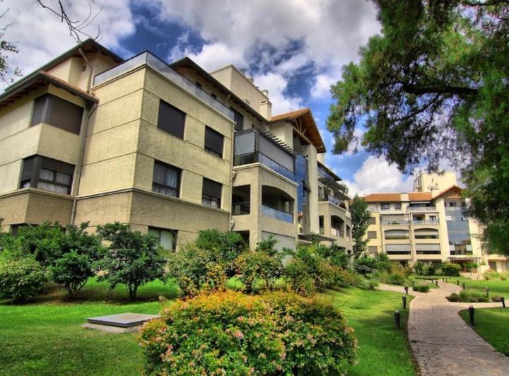 Departamento · 90m² · 7 Ambientes · 2 Cocheras