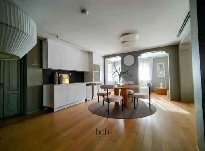 Departamento · 200m² · 4 Ambientes · 2 Cocheras