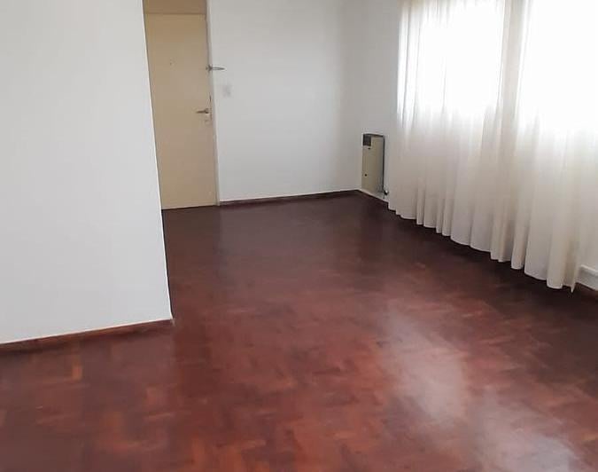 Departamento · 84m² · 6 Ambientes · 1 Cochera