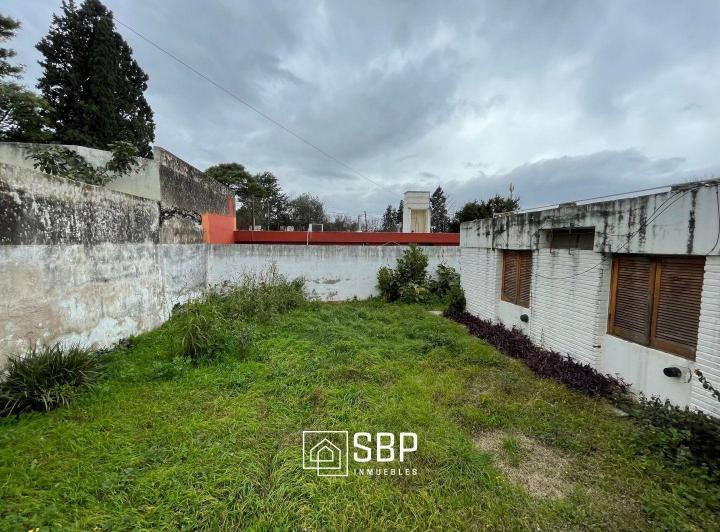 Casa · 130m² · 5 Ambientes · 2 Cocheras