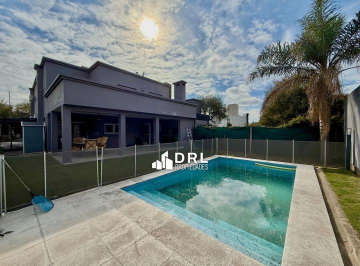Casa · 263m² · 7 Ambientes · 3 Cocheras