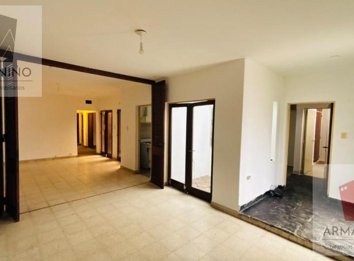 Casa · 380m² · 7 Ambientes · 1 Cochera