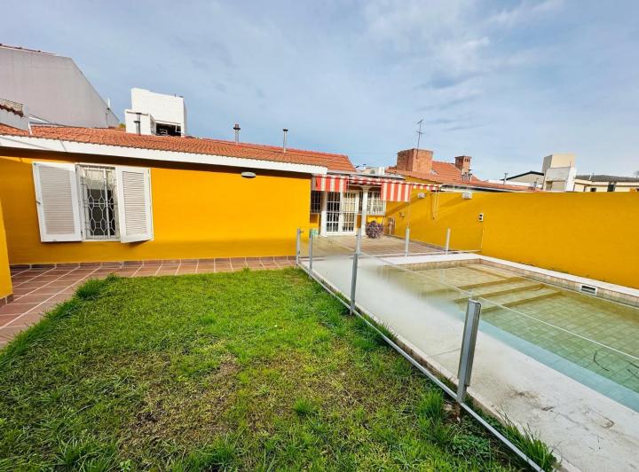 Casa · 140m² · 9 Ambientes · 2 Cocheras