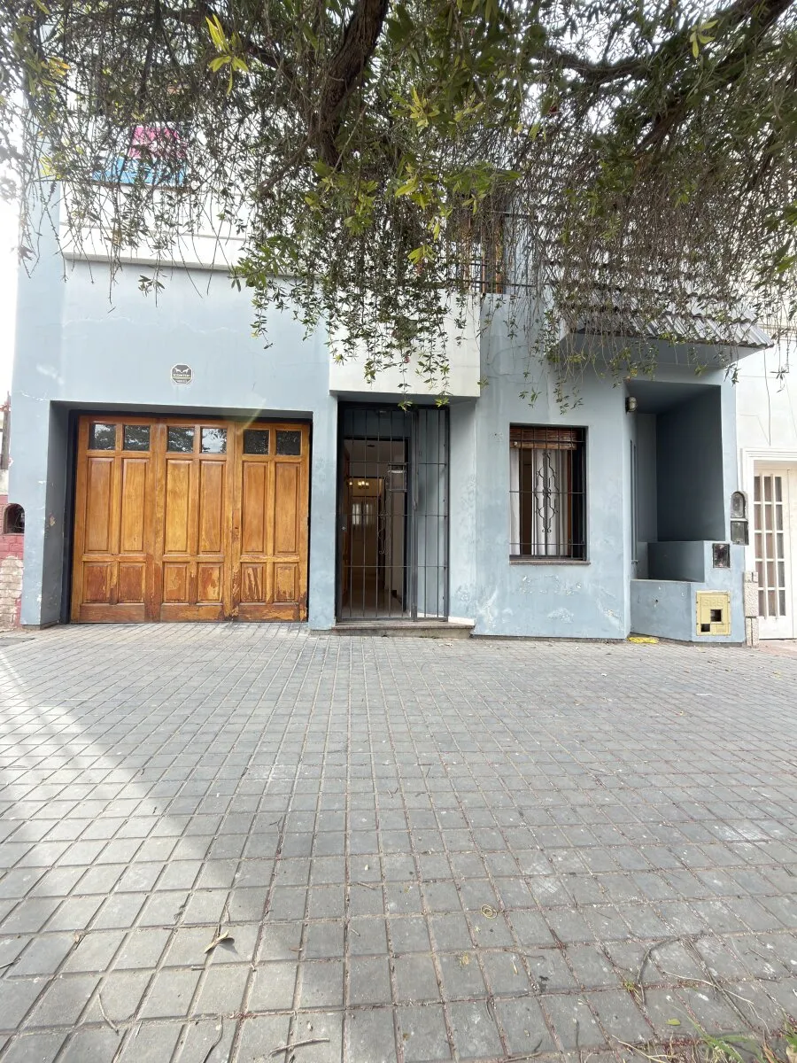 CASA EN ALQUILER DE 4 DORMITORIOS EN BARRIO GRAL PAZ