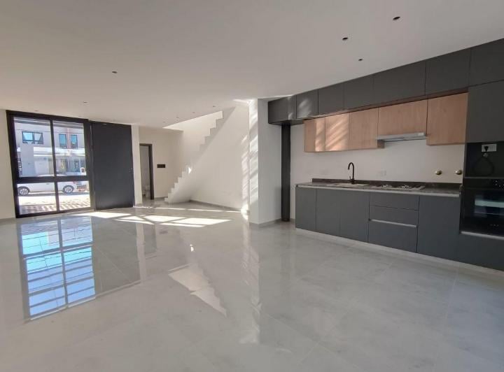 Casa · 125m² · 5 Ambientes · 1 Cochera