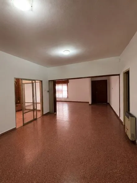 CASA EN ALQUILER - YAPEYÚ