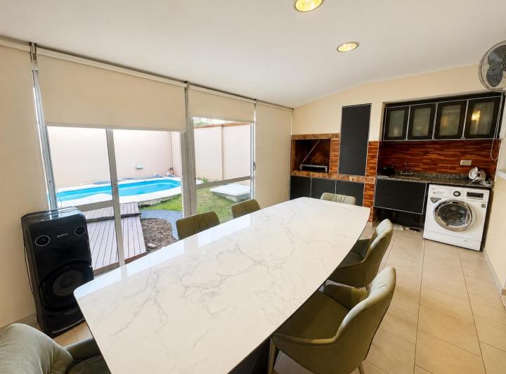 Casa · 150m² · 3 Ambientes · 1 Cochera