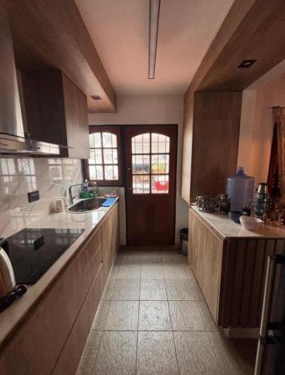Casa · 127m² · 7 Ambientes · 1 Cochera