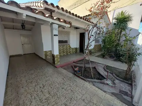 Casa en Alquiler en Lanus Este, Lanus