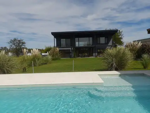 Casa en Alquiler en Medal Country club, Countries y Barrios Cerrados en Pilar