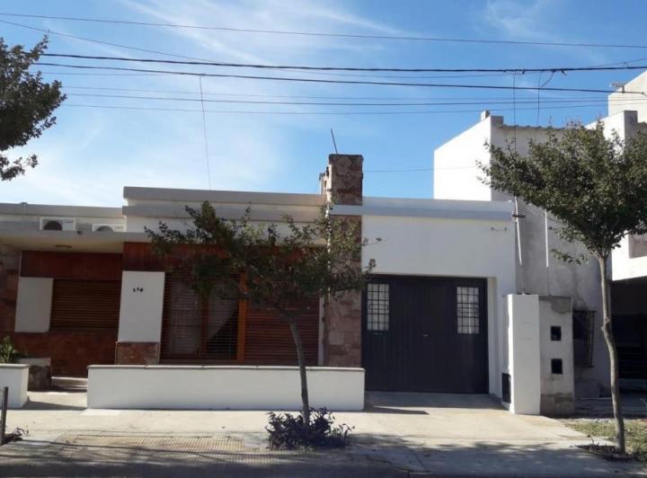 Casa · 134m² · 5 Ambientes · 1 Cochera