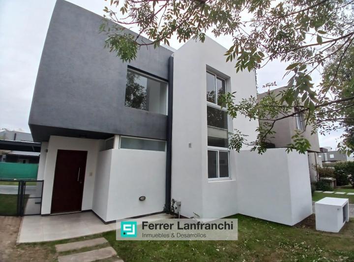 Casa · 260m² · 6 Ambientes · 1 Cochera