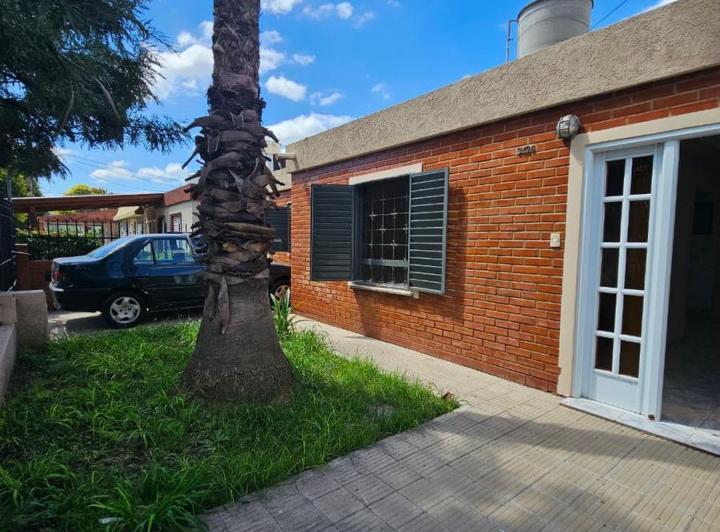 Casa · 142m² · 5 Ambientes · 2 Cocheras