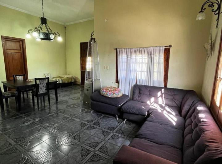 Casa · 350m² · 7 Ambientes · 2 Cocheras
