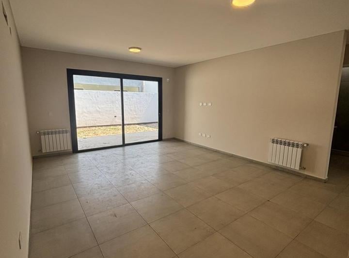 Casa · 108m² · 4 Ambientes · 2 Cocheras