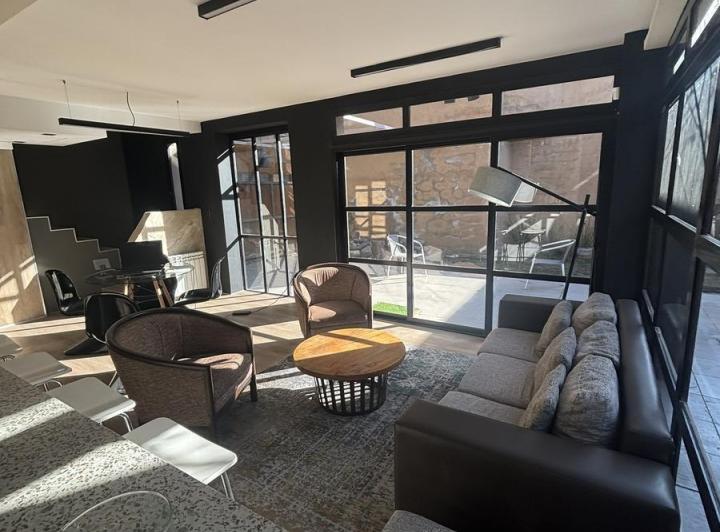 Casa · 115m² · 6 Ambientes · 2 Cocheras