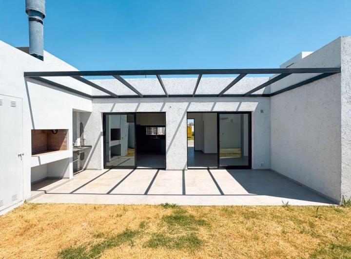 Casa · 110m² · 3 Ambientes · 1 Cochera