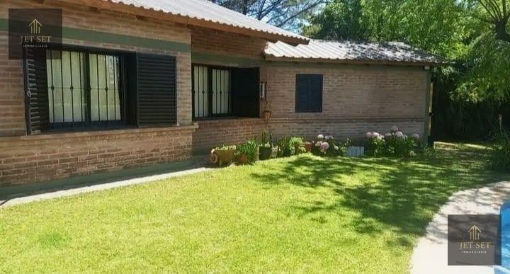 Casa · 200m² · 4 Ambientes · 2 Cocheras
