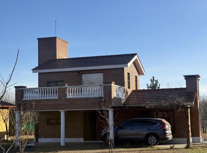 Casa · 225m² · 3 Ambientes