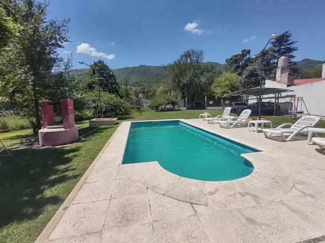 Casa · 154m² · 9 Ambientes · 5 Cocheras