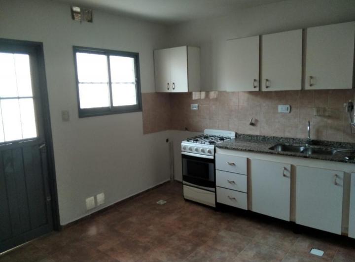 Casa · 100m² · 5 Ambientes · 1 Cochera