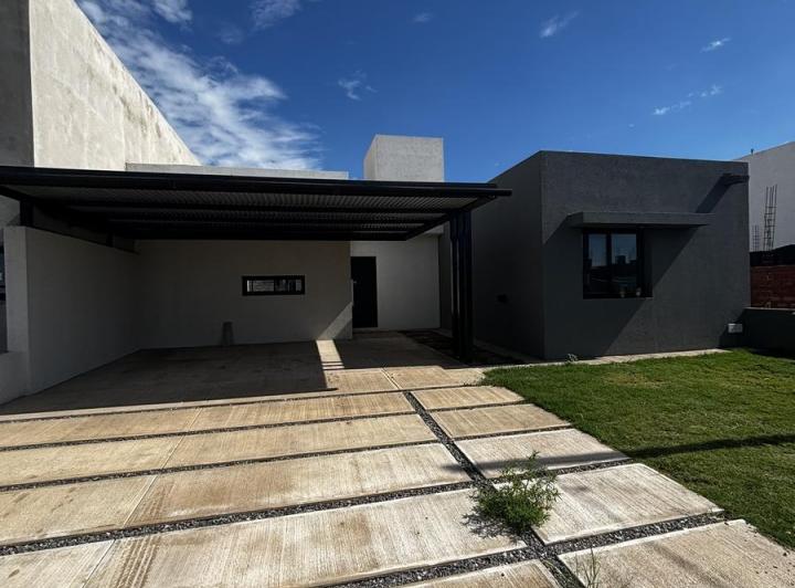 Casa · 125m² · 5 Ambientes · 2 Cocheras