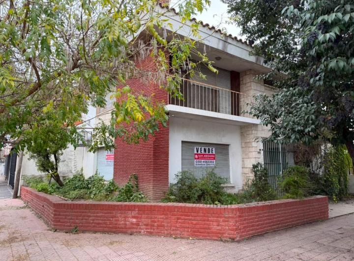 Casa · 190m² · 7 Ambientes