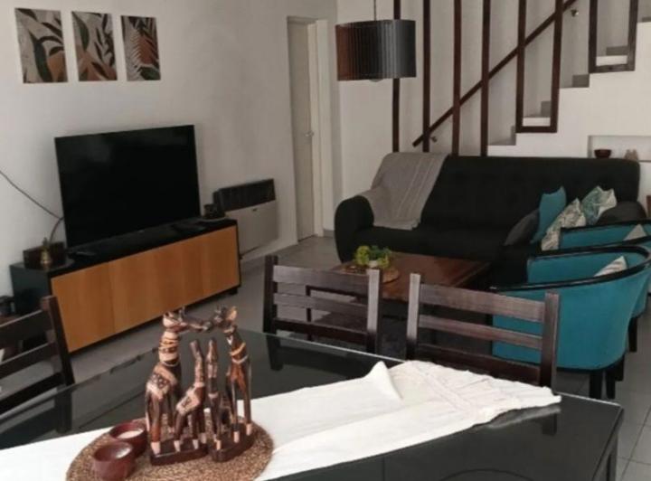 Casa · 80m² · 4 Ambientes · 1 Cochera